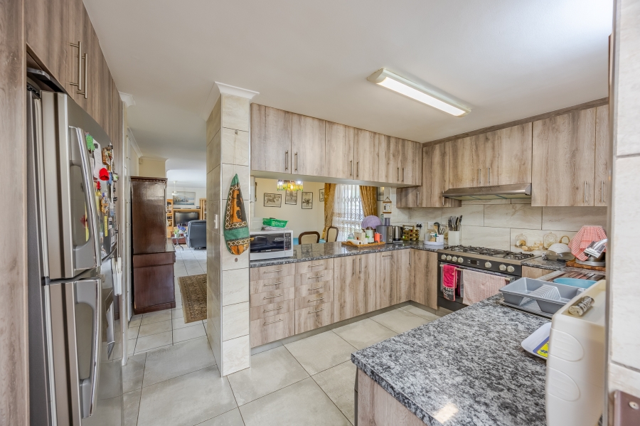 4 Bedroom Property for Sale in Table View Western Cape